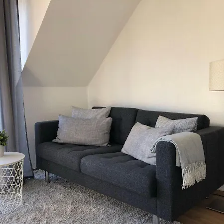 Ferienwohnung-mary-poppins-mit-balkon-zwischen-strand-wald-wiese-im-suedosten-der-insel-ruegen Appartement Gustow (Vorpommern-Rugen)