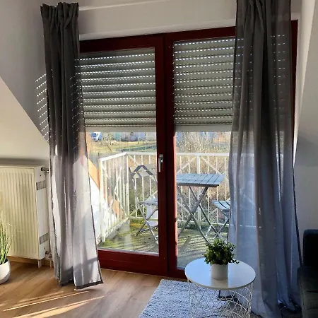 דירה Ferienwohnung-mary-poppins-mit-balkon-zwischen-strand-wald-wiese-im-suedosten-der-insel-ruegen