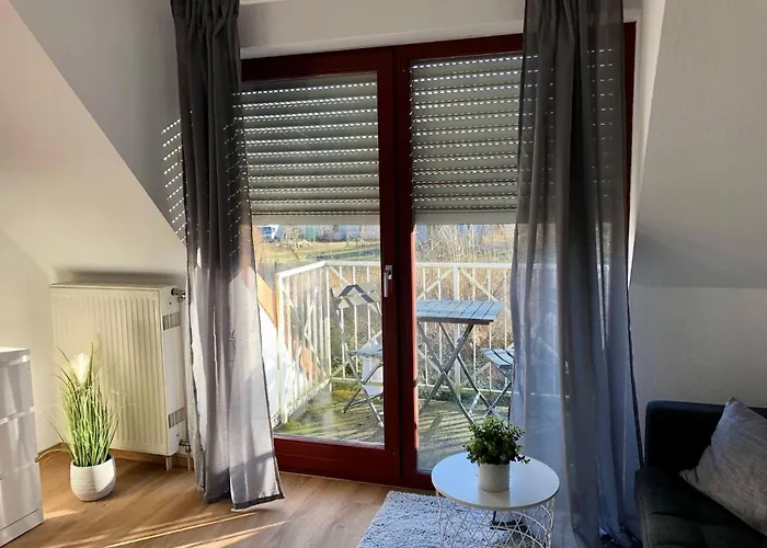 Appartement Ferienwohnung-mary-poppins-mit-balkon-zwischen-strand-wald-wiese-im-suedosten-der-insel-ruegen