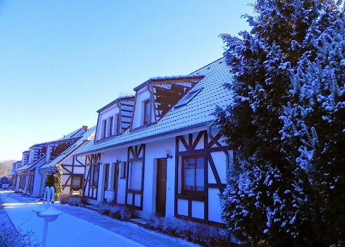 Ferienwohnung-mary-poppins-mit-balkon-zwischen-strand-wald-wiese-im-suedosten-der-insel-ruegen *