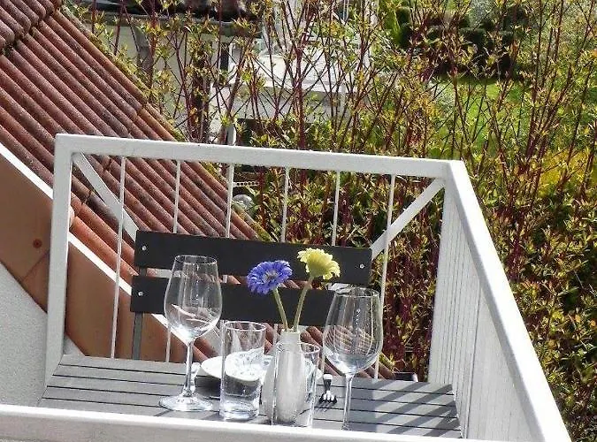 Appartement Ferienwohnung-mary-poppins-mit-balkon-zwischen-strand-wald-wiese-im-suedosten-der-insel-ruegen *