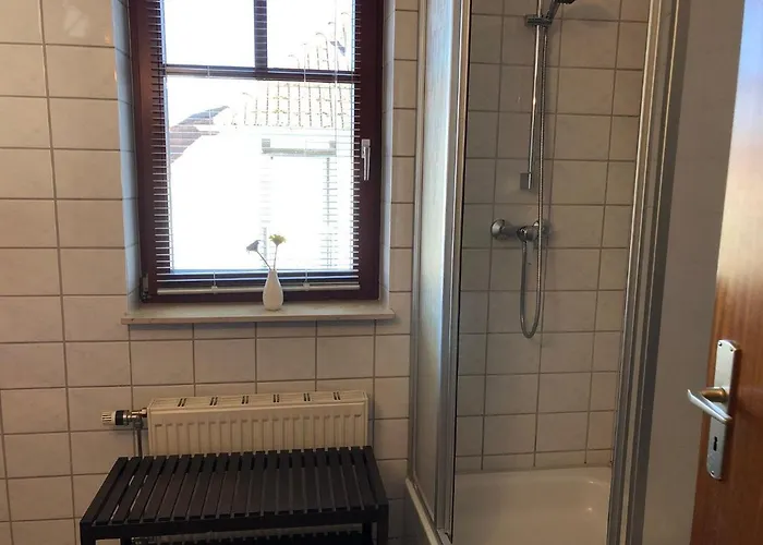 Appartement Ferienwohnung-mary-poppins-mit-balkon-zwischen-strand-wald-wiese-im-suedosten-der-insel-ruegen